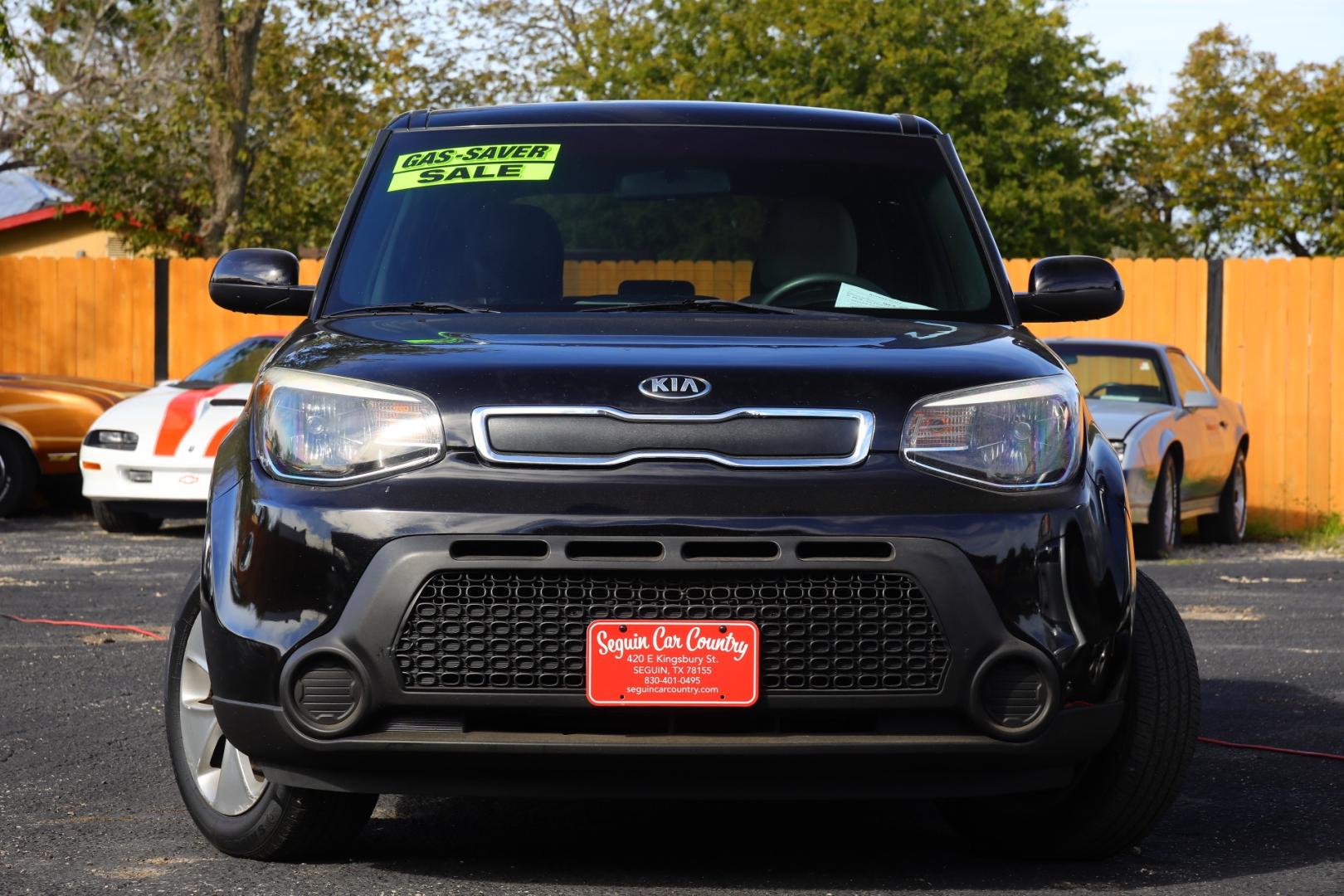 2016 BLACK KIA SOUL Base 6A (KNDJN2A25G7) with an 1.6L L4 DOHC 16V engine, 6-SPEED AUTOMATIC transmission, located at 420 E. Kingsbury St., Seguin, TX, 78155, (830) 401-0495, 29.581060, -97.961647 - Photo#1